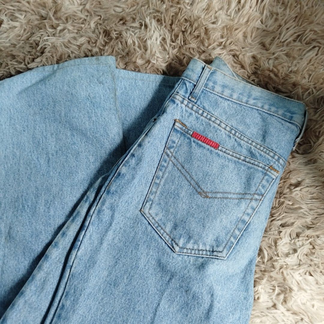 denim blue wash straight cut pants (Category: Jeans) located in Cabiao. Submitted by aeclark (Listing ID 1448221177, Image 3). Description: suize 32 length 39 color rate 10/10 best for gift excellent Condition no issue need wash stain only.