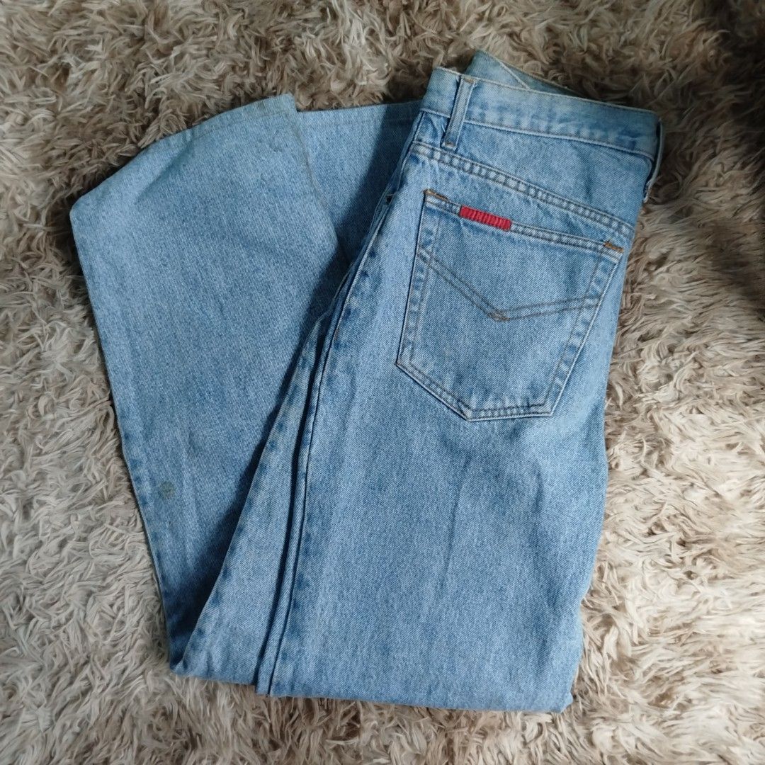 denim blue wash straight cut pants (Category: Jeans) located in Cabiao. Submitted by aeclark (Listing ID 1448221177, Image 1). Description: suize 32 length 39 color rate 10/10 best for gift excellent Condition no issue need wash stain only.