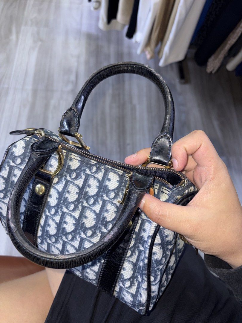 Dior boston bag (Authentic) (Category: Luxury Bags & Wallets) located in Baguio. Submitted by picksby_mik (Listing ID 1448200716, Image 2). Description: rank ab plus authentic .