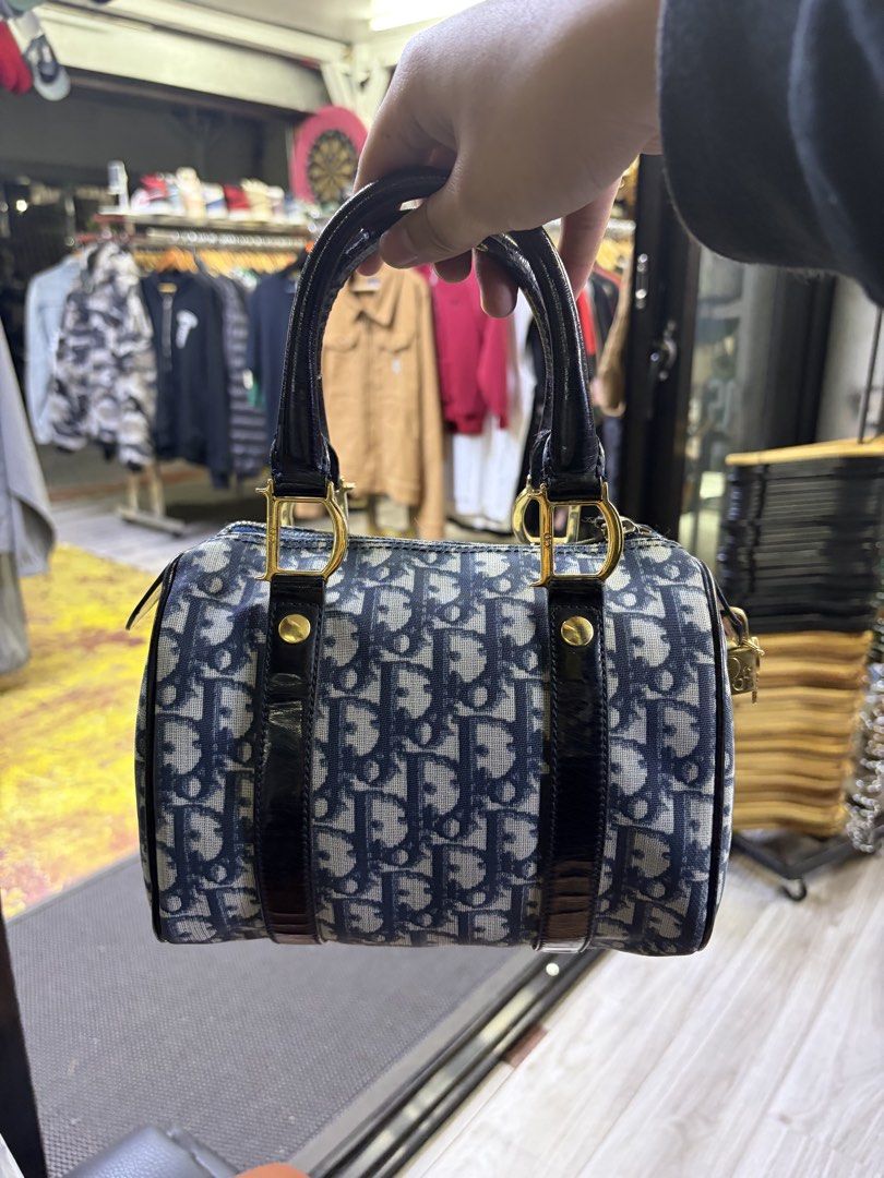 Dior boston bag (Authentic) (Category: Luxury Bags & Wallets) located in Baguio. Submitted by picksby_mik (Listing ID 1448200716, Image 1). Description: rank ab plus authentic .