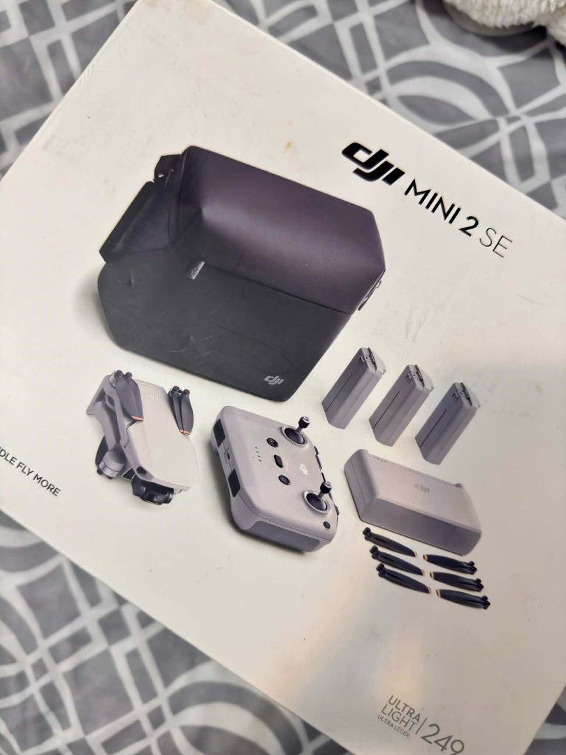 DJI Mini 2 SE Drone (Category: Drones) located in Quezon City. Submitted by decluttering.account (Listing ID 1448150537, Image 1). Description: - DJI Mini 2 SE Fly More Combo drone - Includes drone, controller, and travel case - Comes with extra batteries and spare propellers - Lightweight and portable design - Perfect for your next adventure.