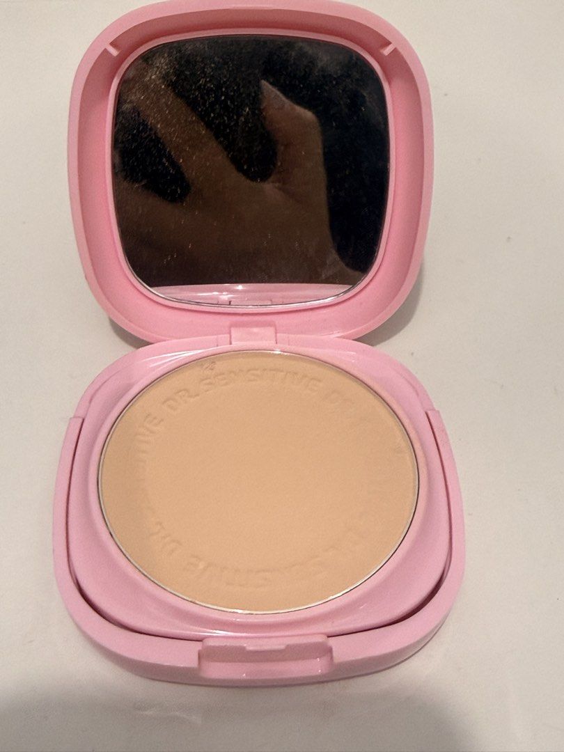 Dr Sensitive All Day No Sebum Blur Powder (Category: Makeup) located in Pasay City. Submitted by annythingz28 (Listing ID 1448201289, Image 3). Description: GOOD AS NEW USED IT ONLY ONCE. .