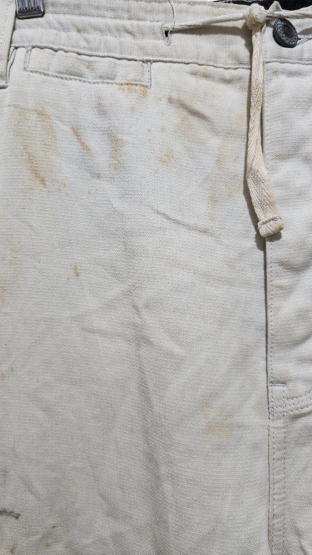 ENYCE Cargo Pants Beige Drawstring Cuffed (Category: Jeans) located in Meycauayan. Submitted by MP_Shop (Listing ID 1448082228, Image 3). Description: Size: 38W x 41L inches Good Condition Color rate: 8/10 issue: kalawang stain Loc: Meycauayan Bulacan Courier: J&T Mop: Gcash .
