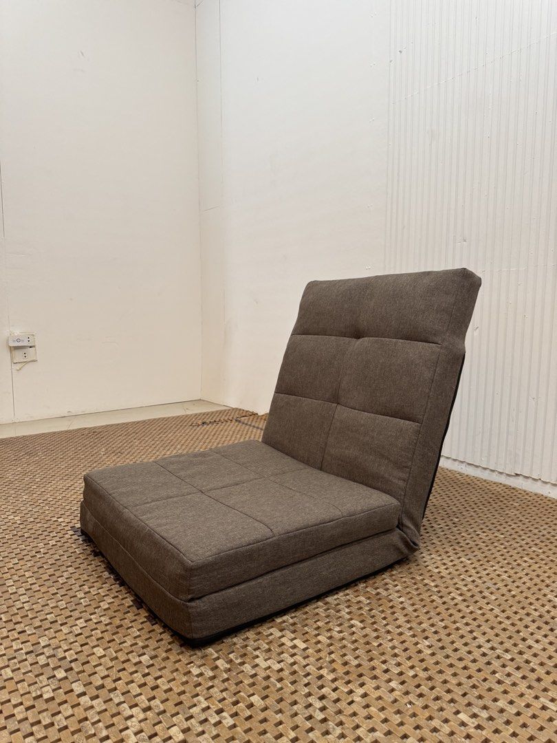 Floor sofabed (Category: Sofas) located in Quezon City. Submitted by matetdevis13 (Listing ID 1448180101, Image 3). Description: 3-Fold Floor Sofa Bed Price: 3,200 L24 x W24/71.5 x H28/6.5 In good condition Code MJS15-G34C.