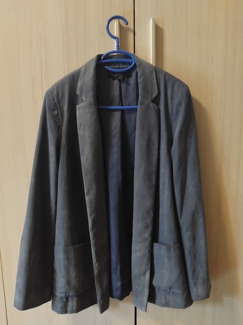 Forever 21 Blue Blazer (Category: Coats, Jackets and Outerwear) located in Marikina City. Submitted by danicecedro (Listing ID 1448090501, Image 1). Description: Location: Marcos Highway Mode of payment: Gcash.