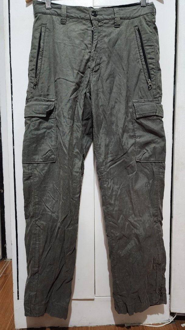 GAP Cargo Pants XS/TP Grey (Category: Other Bottoms) located in Meycauayan. Submitted by MP_Shop (Listing ID 1448082884, Image 1). Description: Size: 30W x 39L inches Good Condition Color rate: 8.5/10 Loc: Meycauayan Bulacan Courier: J&T Mop: Gcash .