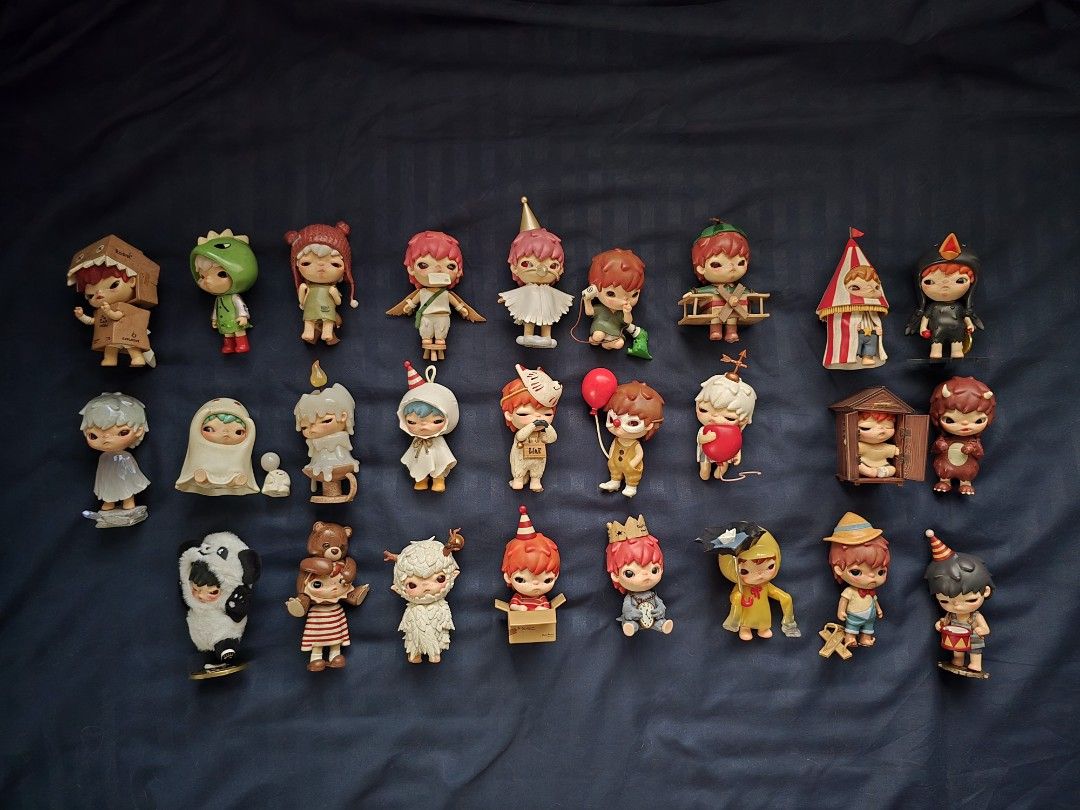 Hirono collection (Category: Designer & Blind Box Toys) located in Mandaluyong City. Submitted by iemonte (Listing ID 1448195467, Image 1). Description: Quitting sale Selling as set with box, foil, card.