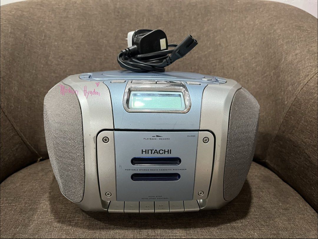 Hitachi CX-420 Boombox - 220v (Category: Portable Music Players) located in Valenzuela. Submitted by moshiiri_kawaii_v2 (Listing ID 1448273404, Image 1). Description: Hitachi CX-420 boombox 220v Working cassettes, and radio. Not working CD player No cover Battery compartment power cord included.