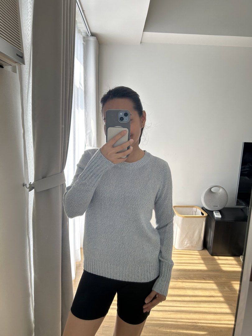 H&M Divided Light Blue Knit Sweater XS (Category: Longsleeves) located in Quezon City. Submitted by simplifiedclosetph (Listing ID 1448198985, Image 2). Description: Fits XS-S, 5ft flat Can send more photos upon request No tape measure available :( If applicable, refer the the brand’s website for sizing reference RFS: MAJOR DECLUTTERING!! MOP: Gcash/BDO/BPI Location: Quezon City Shipping Posts: Shipping via GogoXpress Can do Lalamove/Grab (Next d