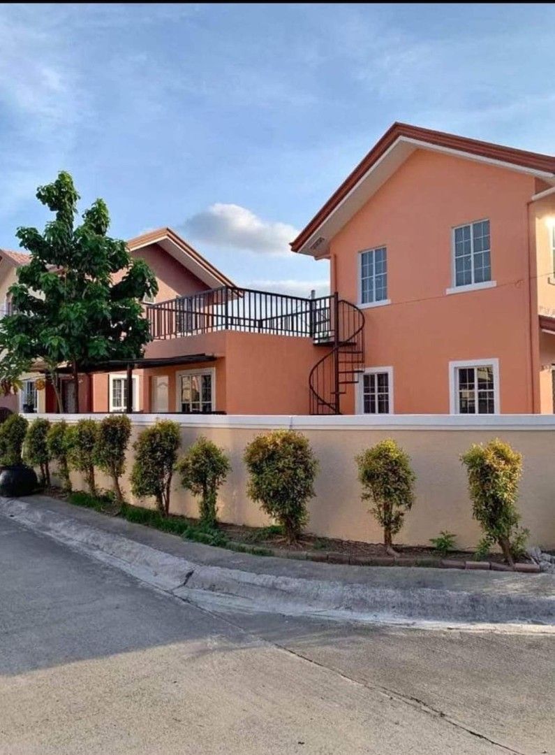 House & Lot for Sale (Category: House & Lot) located in San Pedro. Submitted by bonglimnebres (Listing ID 1448133439, Image 2). Description: Selling price: 6.3M (Net) Property Details: Clean Title Lot Area: 109 sqm Duplex Model ​Bedrooms: 2 Spacious Rooms (​Includes a convenient ground-floor bedroom with its own bathroom—ideal for seniors or guests) ​Bathrooms: 2 Full Comfort Rooms With extended kitchen ​Parking: 2-car garage Near Villar City Daa