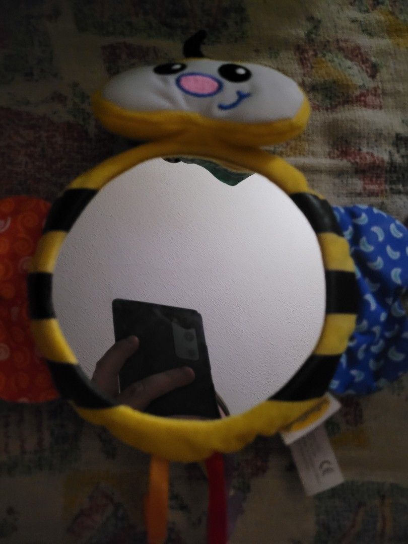Infantino mirror carseat baby toy (Category: Toys ) located in Oshawa. Submitted by warmbird.c599e6 (Listing ID 1448097545, Image 1). Description: good shape and good condition.