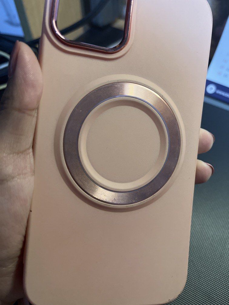 iPhone 11 Magsafe Pink Case (Category: Cases & Sleeves) located in Manila. Submitted by rosetteliab (Listing ID 1448244731, Image 3). Description: Used less than 10x. A few scratches visible in the middle. Magsafe power banks are compatible. .
