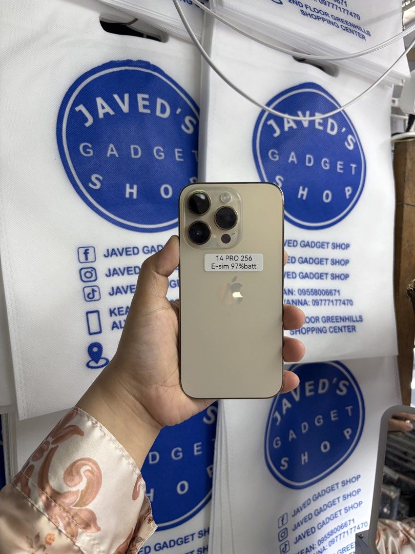 Iphone 14 Pro 256gb Esim Unlock 97% BH (Category: iPhone 14 Series) located in San Juan City. Submitted by javedsgadgetshop (Listing ID 1448083686, Image 1). Description: WE BUY AND SELL SO PWEDE MAGBINTA OR SWAP ! INSTALLMENT OPTIONS : SPAY LATER / GGIVES / CREDIT CARD / SKYRO / HOMECREDIT (BRANDNEW) Quick Specs : 💵 Iphone 14pro •256gb •US Variant •97% batt health •Esim Unlock •95% Smoothness •No hidden issue | No Repaired •100% Authentic | Not