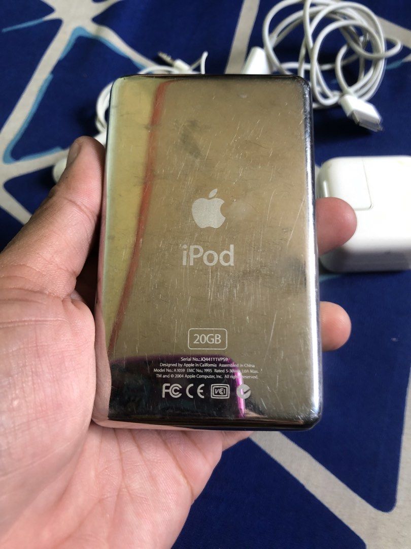 Ipod Classic 20GB tested working complete set (Category: Portable Music Players) located in Quezon City. Submitted by markgolveo (Listing ID 1448127436, Image 3). Description: Ipod Classic 20GB tested working complete set Issue : screen polarizing film burn issue Good working all functions Preloaded with songs already iTunes detected reading Good working scroll wheel , lock switch , buttons Very good battery life lasts a week on standby - 6/10hrs