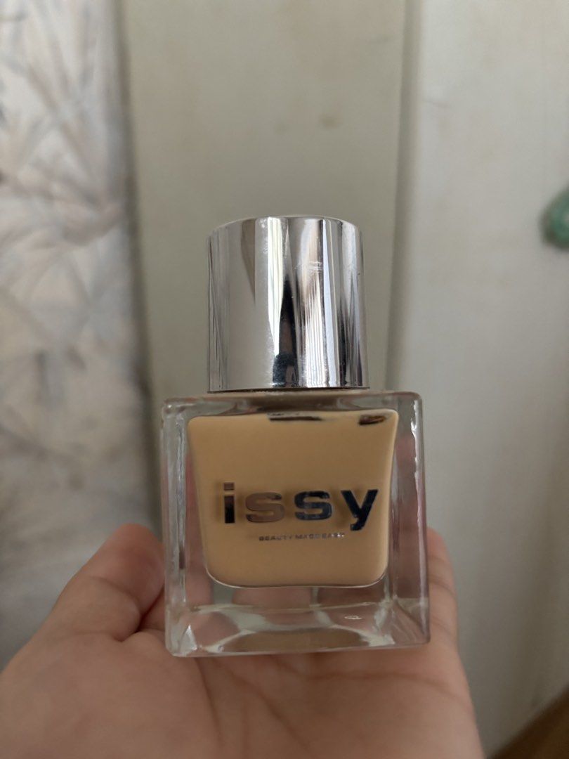 Issy Active Foundation (Category: Makeup) located in Manila. Submitted by allieee.57 (Listing ID 1448086752, Image 1). Description: Shade YL2 Used only once RFS: Not my shade.