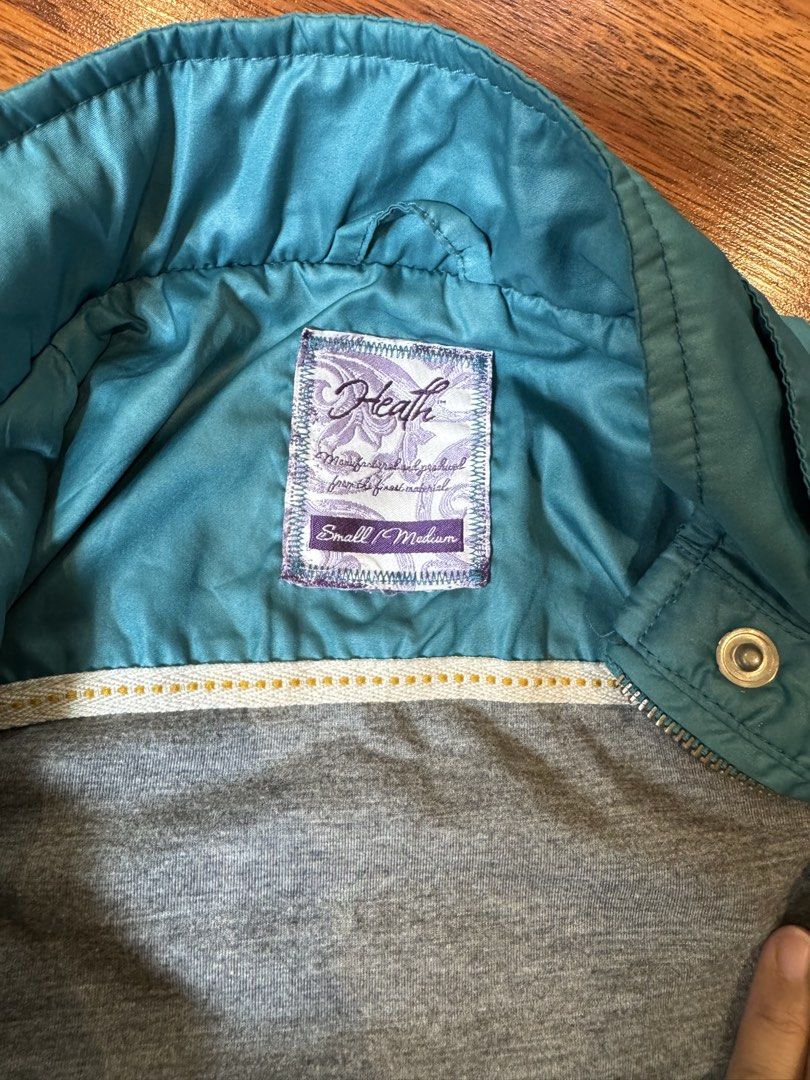 Jacket (Kategori: Jumpsuits) berada di Tangerang. Dikirim oleh pbyelsa (ID iklan 1448112802, Gambar 2). Deskripsi: .
