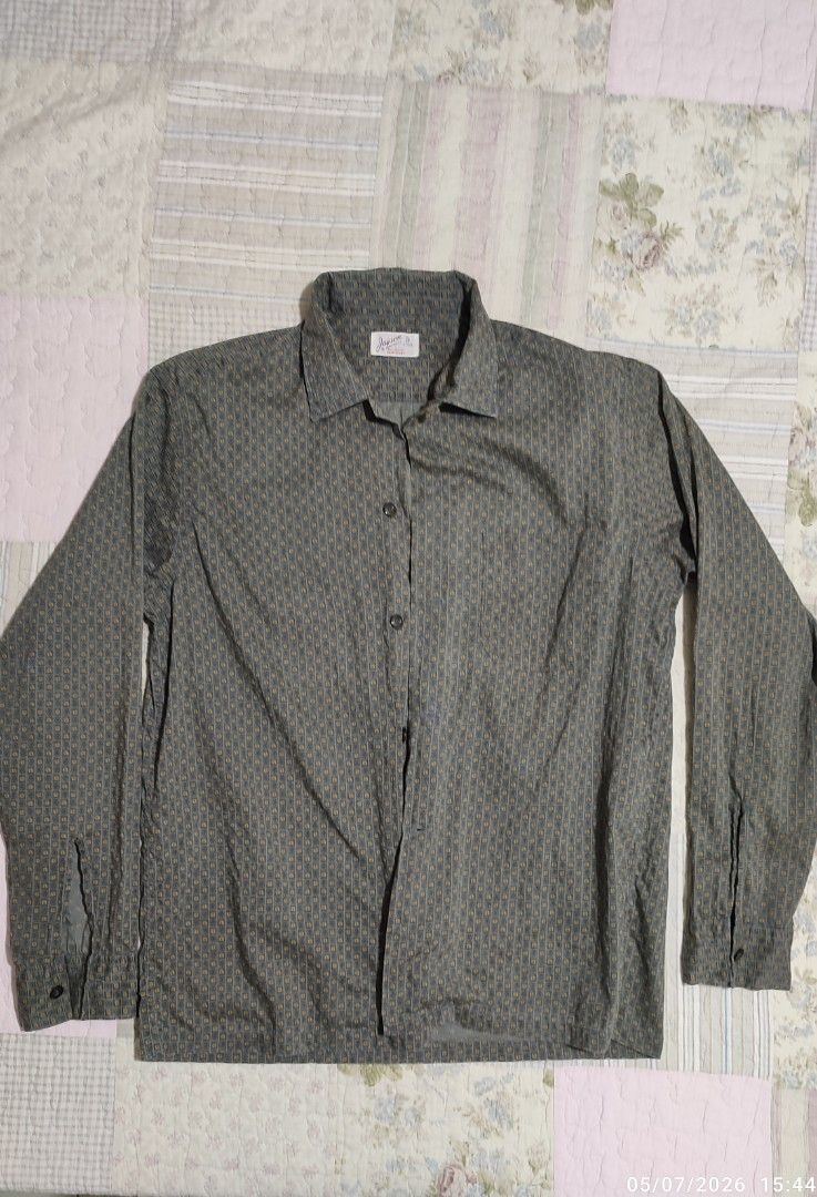 Jayson Button up longsleeve shirt (Category: Tshirts & Polo Shirts ) located in Bacoor. Submitted by peter_f (Listing ID 1448080508, Image 1). Description: size M fits like small.