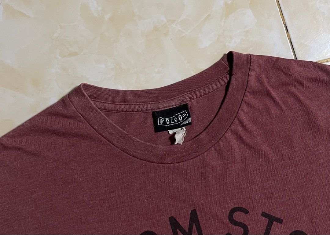 Kaos Volcom Stone (Category: Activewear) located in Manila. Submitted by chanthrift6 (Listing ID 1448093201, Image 3). Description: Kaos Volcom Stone Excellent Condition C.R: 9.8 / 10 Dimes : 21 x 28 ( Large ) No Issues 300 + shipped 📍CITY OF NAGA CEBU Unli Vouch & Video Call For Safety.
