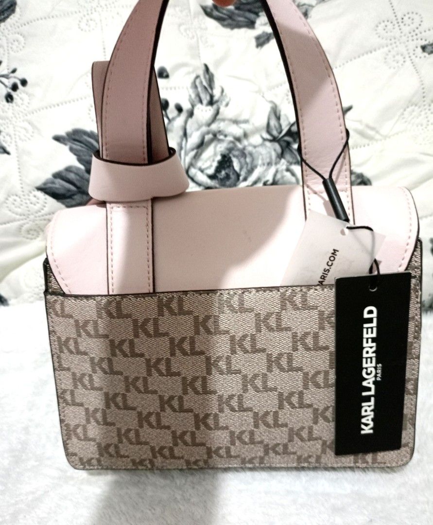 Karl Lagerfeld crossbody bag (Category: Cross-body Bags) located in Las Pinas. Submitted by vanitystorehouse (Listing ID 1448237378, Image 2). Description: - brand new with tag - original , bought in US.