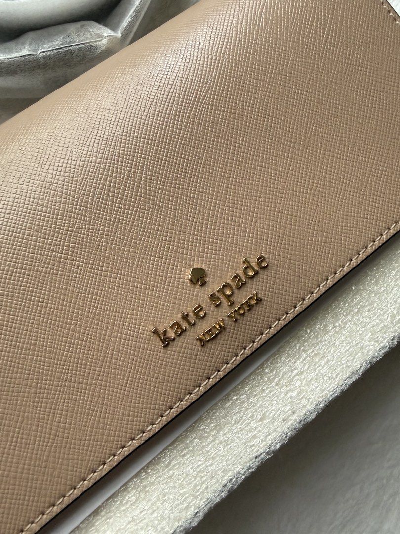 Original Kate Spade Crossbody Bag (Category: Cross-body Bags) located in Las Pinas. Submitted by leonmdrops (Listing ID 1448167617, Image 3). Description: Kate Spade Madison Willow Mini Crossbody - Bought from the outlet website - Feels and looks brand new. Used ONCE only - Still complete with packaging.