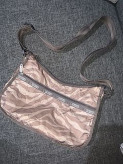 (Category: ) located in . Submitted by shopthrift (Listing ID 1448243376, Image 1). Description: .
