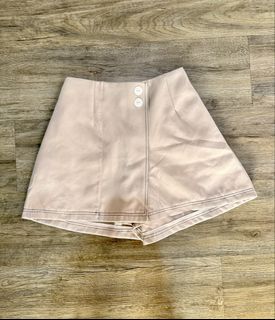 (Category: ) located in . Submitted by shopaholic_c (Listing ID 1448080538, Image 1). Description: .