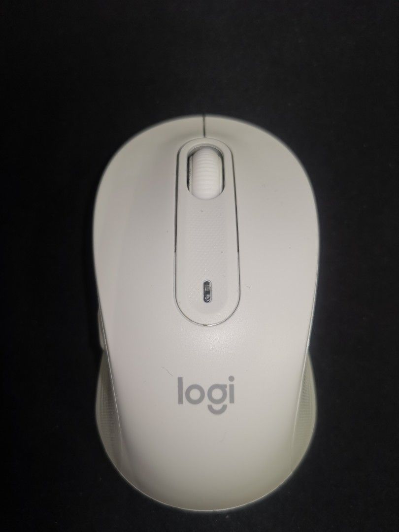 Logitech Wireless Mouse M650 2.4GHz & Bluetooth two mode (White) Used