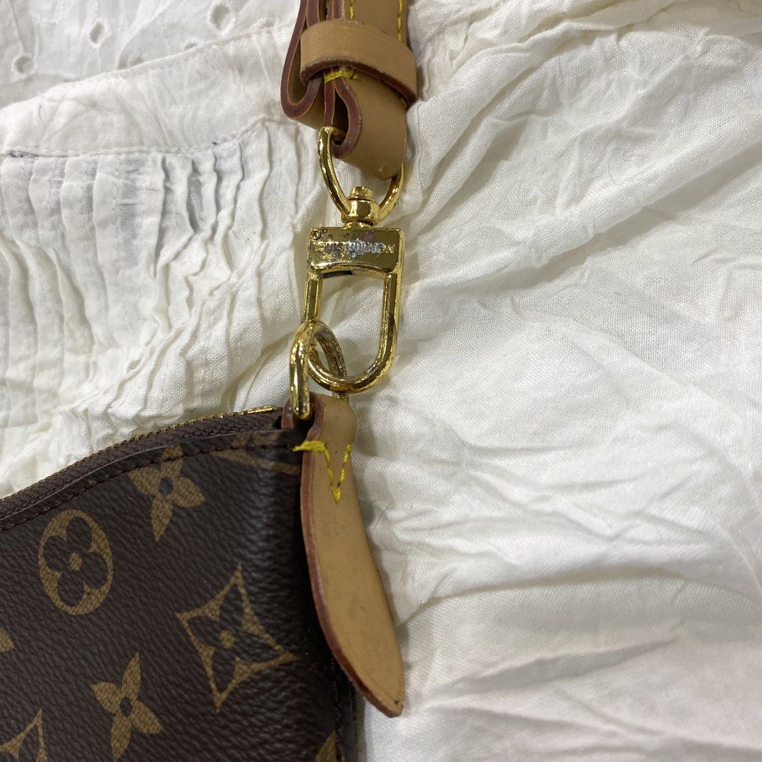 Louis Vuitton Boulogne Hand bag (Category: Luxury Bags & Wallets) located in Bacolod City. Submitted by antizero.6100 (Listing ID 1448146876, Image 2). Description: Authenticity are not guaranted Sign of usage Excellent condition Have minimal flaws ( see photo) Need clean With code Check each photo for details .