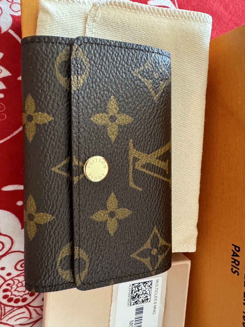 Louis Vuitton Monogram 6 Key Holder (Category: Luxury Bags & Wallets) located in Quezon City. Submitted by kyratherese (Listing ID 1448198895, Image 2). Description: - Authentic Louis Vuitton 6 Key Holder - Classic Monogram Canvas - Complete Packaging - Elegant Gold Hardware RFS: using another keyholder LAYAWAY OK.