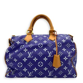 (Category: ) located in . Submitted by carousellluxury (Listing ID 1432301651, Image 1). Description: .
