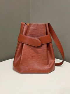 (Category: ) located in . Submitted by lovelotsluxury (Listing ID 1448234450, Image 1). Description: .