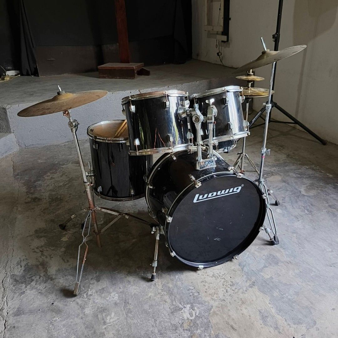 Ludwig drumset for sale (Category: Musical Instruments) located in Manila. Submitted by vastdragon_59eaa3 (Listing ID 1448122142, Image 1). Description: FOR SALE: Ludwig Drum Set (₱22,000) ‼️ Complete acoustic drum set in good playing condition. Includes: * Bass drum * Snare drum * 2 rack toms * Floor tom * Hi-hat * Crash & ride cymbals * Pedals and stands Ready to play. For beginners, church bands, or practice. 📍 Calamba, Laguna 📩 PM for more 