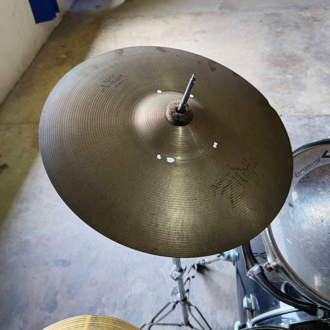 Ludwig drumset for sale (Category: Musical Instruments) located in Manila. Submitted by vastdragon_59eaa3 (Listing ID 1448122142, Image 2). Description: FOR SALE: Ludwig Drum Set (₱22,000) ‼️ Complete acoustic drum set in good playing condition. Includes: * Bass drum * Snare drum * 2 rack toms * Floor tom * Hi-hat * Crash & ride cymbals * Pedals and stands Ready to play. For beginners, church bands, or practice. 📍 Calamba, Laguna 📩 PM for more 