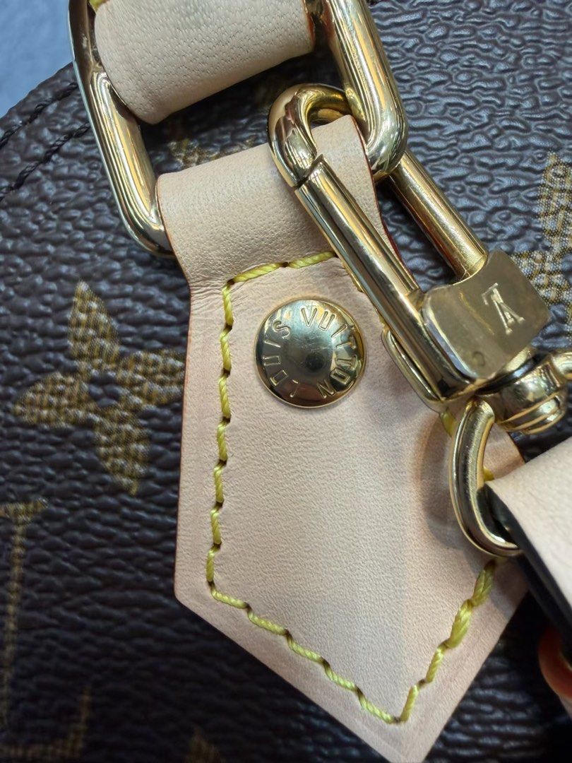 Lv alma bag 貝殼包 （分類：手袋及銀包）位於 Hong Kong。 由 00s_fashion_quality 提交（商品編號 1448175824，圖片 3）。簡介： Brand new Full set 。