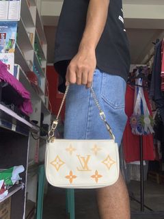 (Category: ) located in . Submitted by notaveragethrift (Listing ID 1448251528, Image 1). Description: .
