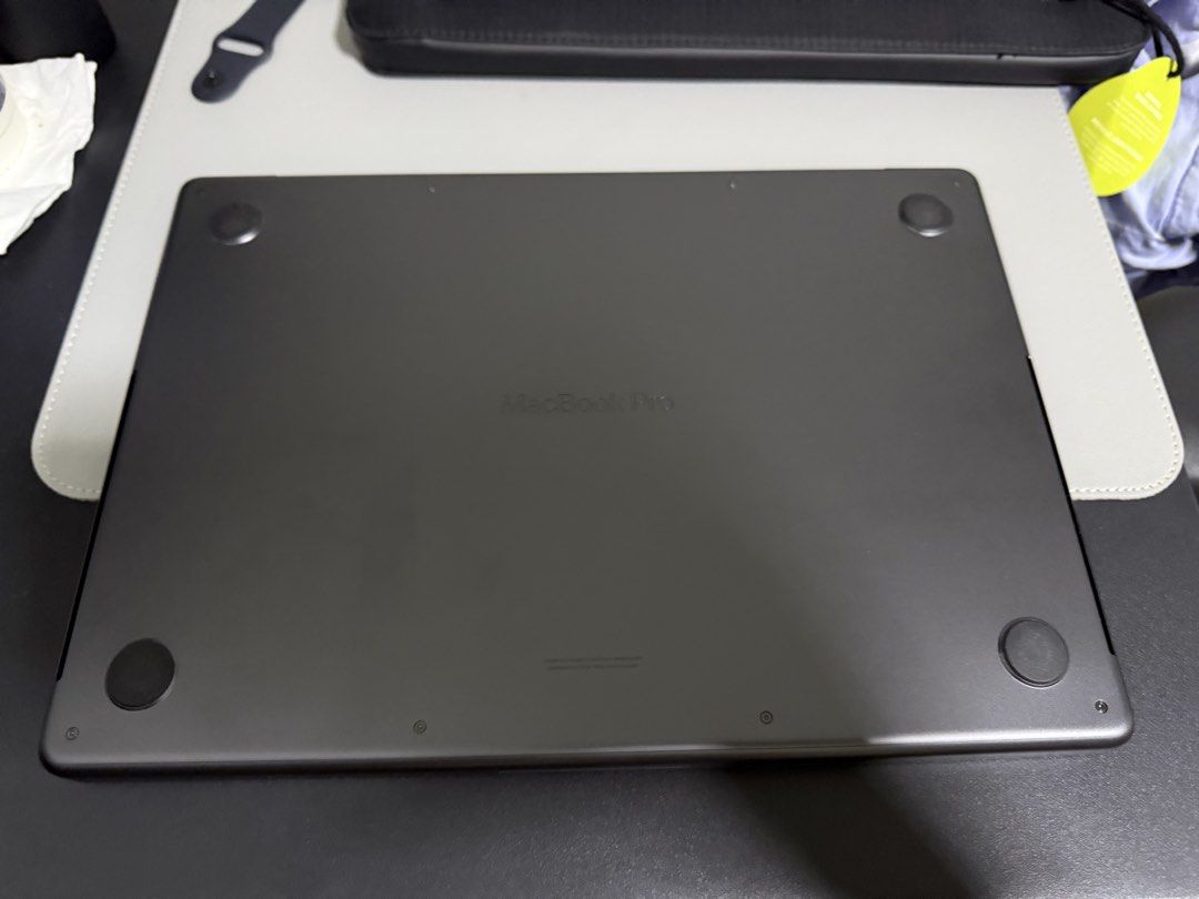 MacBook Pro M5 Chip 14-Inch 24GB RAM 1TB SSD