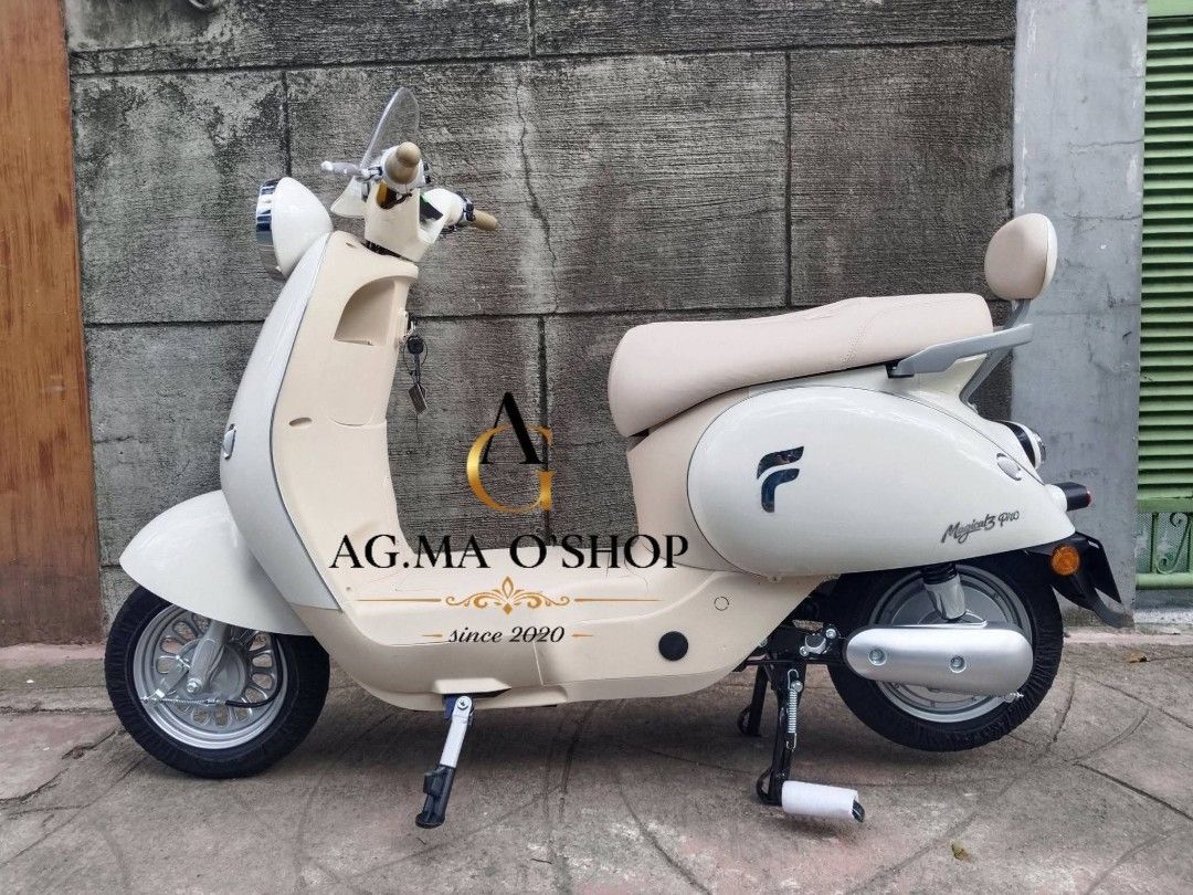 MAGICAL OFERO LIT 3 MOTOR TYPE 2WHEELS (Category: Bicycles) located in Antipolo. Submitted by mgrace0920 (Listing ID 1448264588, Image 3). Description: MOTOR TYPE NA PREMIUM OR ELEGANT ANG DATING PERO VINTAGE AT CLASSIC ANG DESIGN? YUNG NAKA LITHIUM BATTERY NA UP TO 40-60KM RANGE NA💪 MAGICAL OFERO ANG SAGOT DYAN 😍❤️ 👉MAGICAL OFERO LIT 3 MOTOR TYPE 2WHEELS ▪️43,999 👌 ✔️FREE ASSEMBLE & DEMO ✔️FREE HELMET ✔️FREE SIDE MIRROR ✔️WITH CERTIFICATE OF