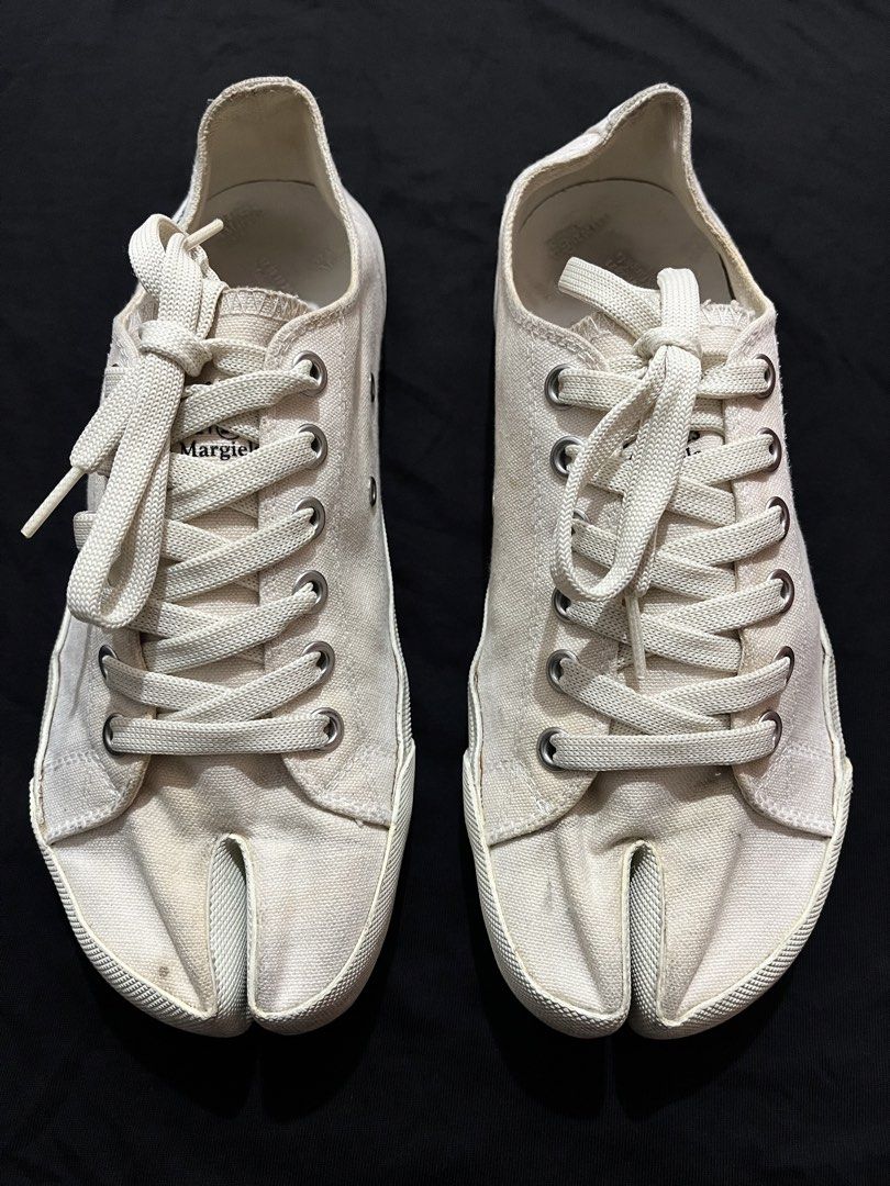 (SOLD) MAISON MARGIELA TABI LOW SNEAKERS (Category: Sneakers & Footwear) located in Cagayan de Oro. Submitted by middlesosa (Listing ID 1448174337, Image 1). Description: MAISON MARGIELA TABI LOW SNEAKERS SIZE 8.5 - 9 FITTINGS INSOLE: 27cm AUTHENTIC GOOD CONDITION (sign of usage, need wash) 8k pesos.