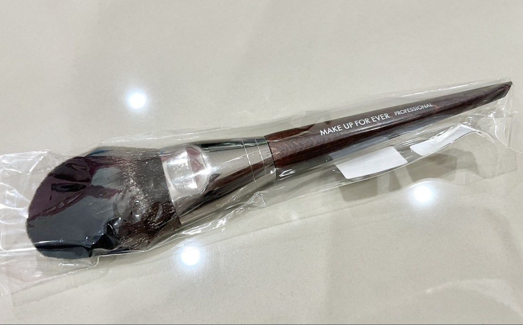 Make Up For Ever( MUFE) Precision Powder Brush # 128 (Category: Makeup) located in Nusajaya. Submitted by hannah_andrea (Listing ID 1448151361, Image 1). Description: Make Up For Ever( MUFE) Precision Powder Brush # 128 Brand new condition. If interested, please PM for more details on delivery / meet up deal..