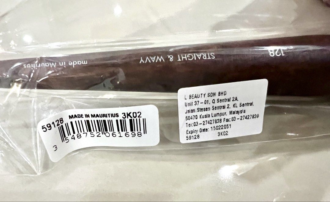 Make Up For Ever( MUFE) Precision Powder Brush # 128 (Category: Makeup) located in Nusajaya. Submitted by hannah_andrea (Listing ID 1448151361, Image 3). Description: Make Up For Ever( MUFE) Precision Powder Brush # 128 Brand new condition. If interested, please PM for more details on delivery / meet up deal..
