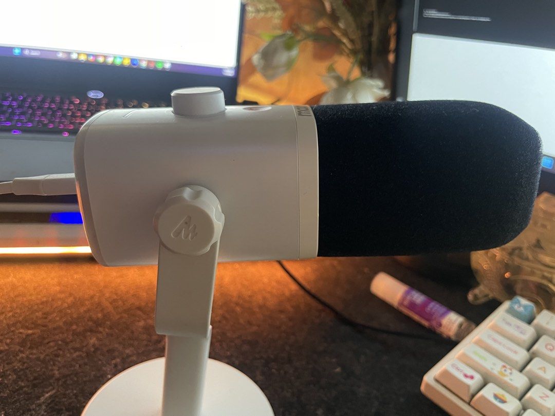 MAONO PD100X Dynamic Microphone (Category: Microphones) located in Pasig City. Submitted by nicsniches (Listing ID 1448276140, Image 2). Description: Hi! Selling my pre-owned almost new maono pd100x. Just bought this last week for ₱2,700 and it’s in pristine condition! - Sleek white body with black mesh grille - Convenient volume knob on the front - Comes with a sturdy desktop stand - Ideal for streaming, podcasting, and recording - Super good qu