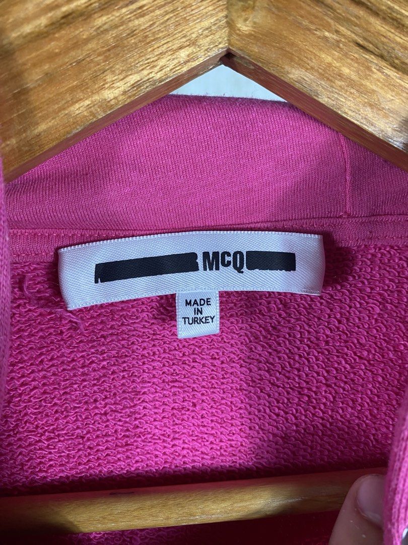 Mcq by Alexander Mcqueen (Category: Others Tops) located in Cabanatuan. Submitted by luwer (Listing ID 1448216102, Image 3). Description: Mcq by Alexander mcqueen in good condition check all pictures for details.