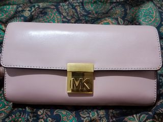 (Category: ) located in . Submitted by charmillee (Listing ID 1448270302, Image 1). Description: .