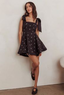 (Category: ) located in . Submitted by thriftchic_ (Listing ID 1448155047, Image 1). Description: .