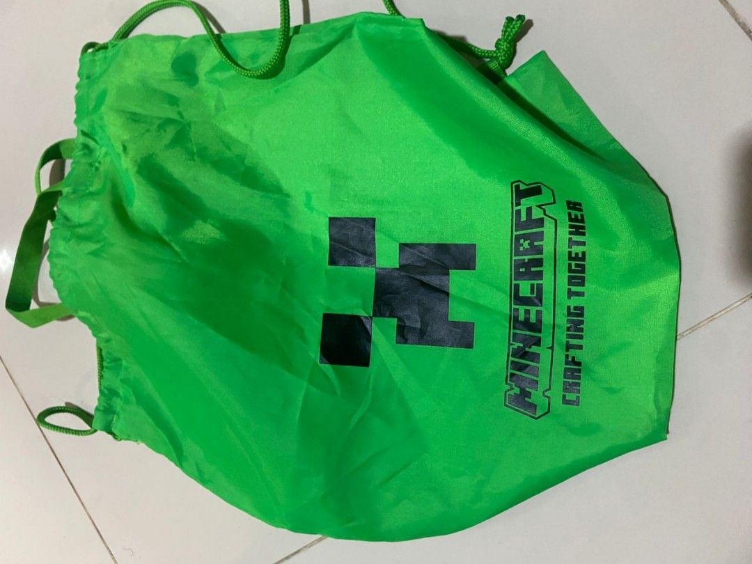 Minecraft down string bag (Category: Vintage Collectibles) located in Shah Alam. Submitted by azlikama (Listing ID 1448226272, Image 1). Description: cun.