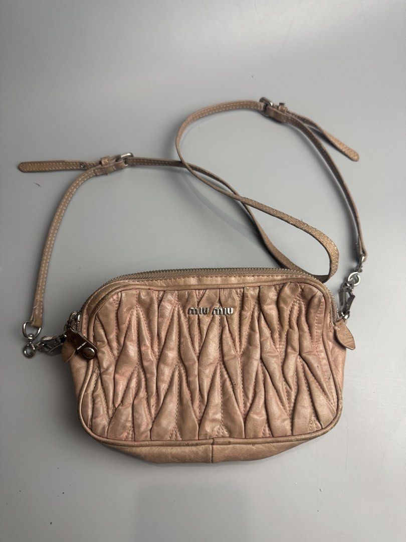 Miu miu - Matelasse Leather - Camera Bag (Category: Luxury Bags & Wallets) located in San Pablo. Submitted by _daddyrey (Listing ID 1448233741, Image 1). Description: Miu miu - Matelasse Leather - Camera Bag Rank AB Minor scratches sa corners & front Missing white tag & black tag NGA since missing tag DM!.