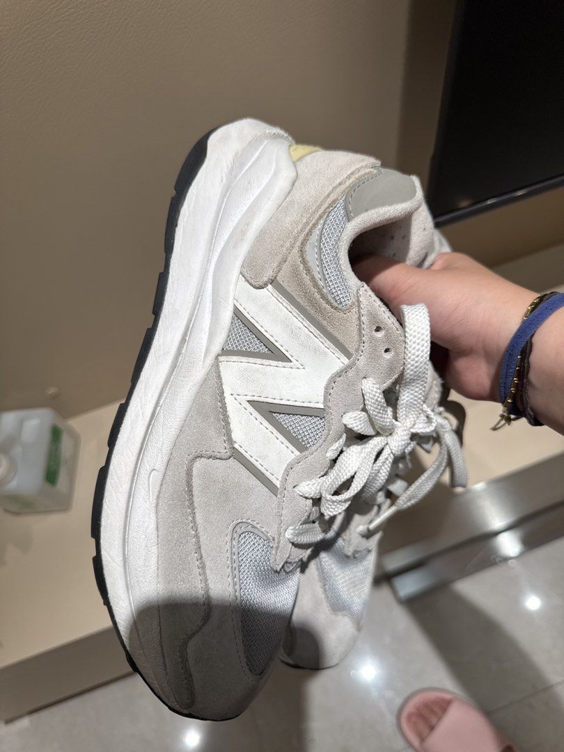 New Balance Grey Suede Mesh Sneakers (Category: Casual Shoes) located in Manila. Submitted by cutepatoots (Listing ID 1448229636, Image 2). Description: - Grey New Balance sneakers - Suede and mesh upper - Lace-up closure - Classic running shoe design - Ideal for everyday wear - Minor signs of wear on soles and uppers.