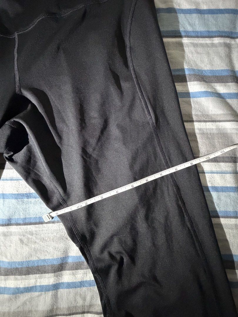 Nike Dri-Fit Black Capris Leggings (Category: Activewear) located in Quezon City. Submitted by keithleenn (Listing ID 1448219975, Image 3). Description: - Payment First Policy (Gcash) - l: 33in w: 20in leghole: 9in - no ww - NO COD - Black Nike Dri-Fit Capri Leggings - Size: 2XL - Material: Polyester and Spandex blend .