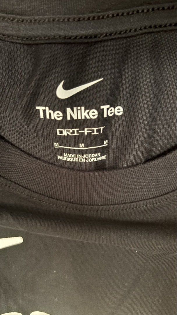 Nike Graphic Moving Co. T-Shirt/Tee (Category: Tshirts & Polo Shirts ) located in Muntinlupa City. Submitted by SFP33 (Listing ID 1448145628, Image 3). Description: Lightly used (worn 2x) Size M Negotiable (just offer) PM for dimensions Shipping c/o buyer MOP: Unionbank/Gcash.