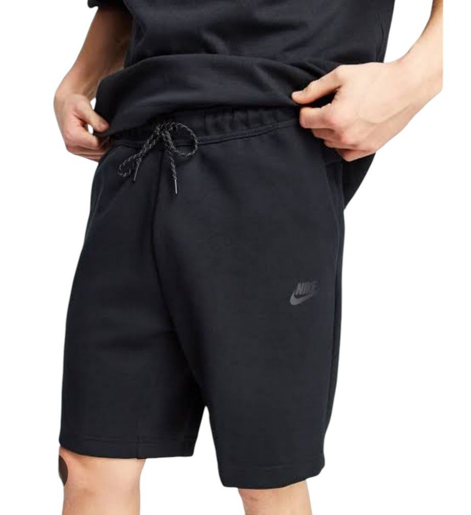 Nike tech fleece (Category: Shorts) located in Cebu City. Submitted by vintage07 (Listing ID 1448125119, Image 1). Description: Nike Tech fleece short Size 32 up to 36 Stretchable Large to xl Xcellent condi No issue 450+sf.